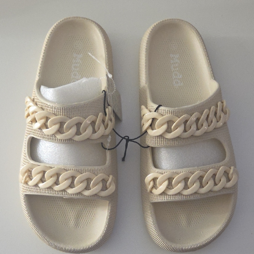 Mudd Cream Chain-Trim Slide Sandals Size 10